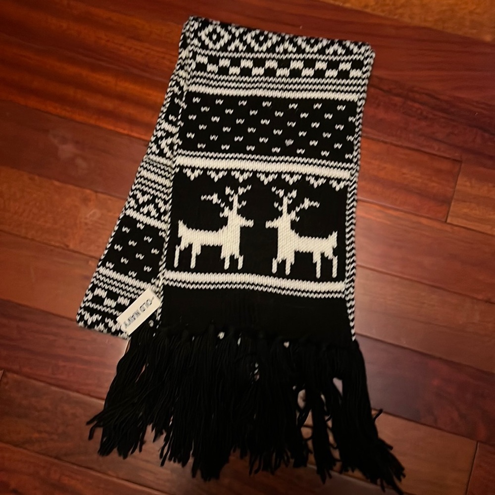 NWT Knit Winter Scarf